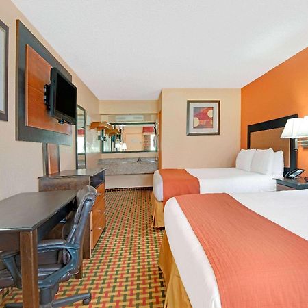 Days Inn By Wyndham Independence Esterno foto