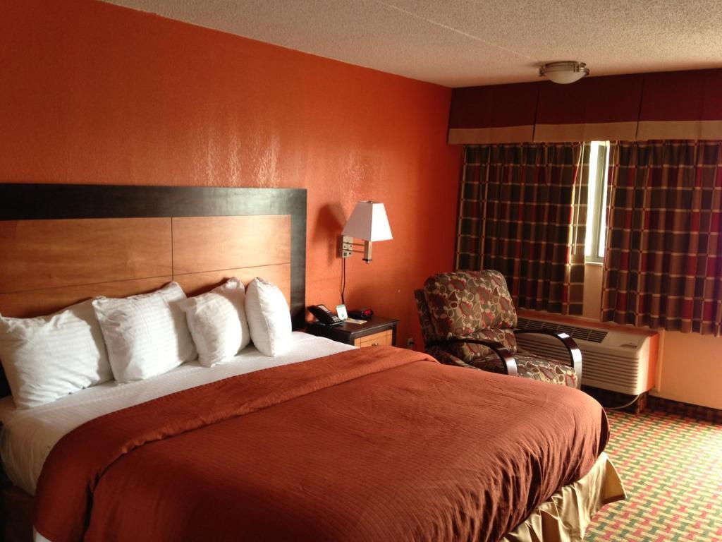 Days Inn By Wyndham Independence Esterno foto