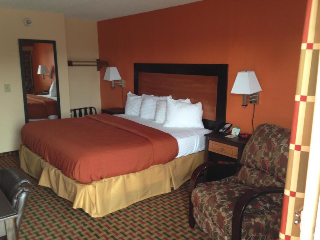 Days Inn By Wyndham Independence Esterno foto